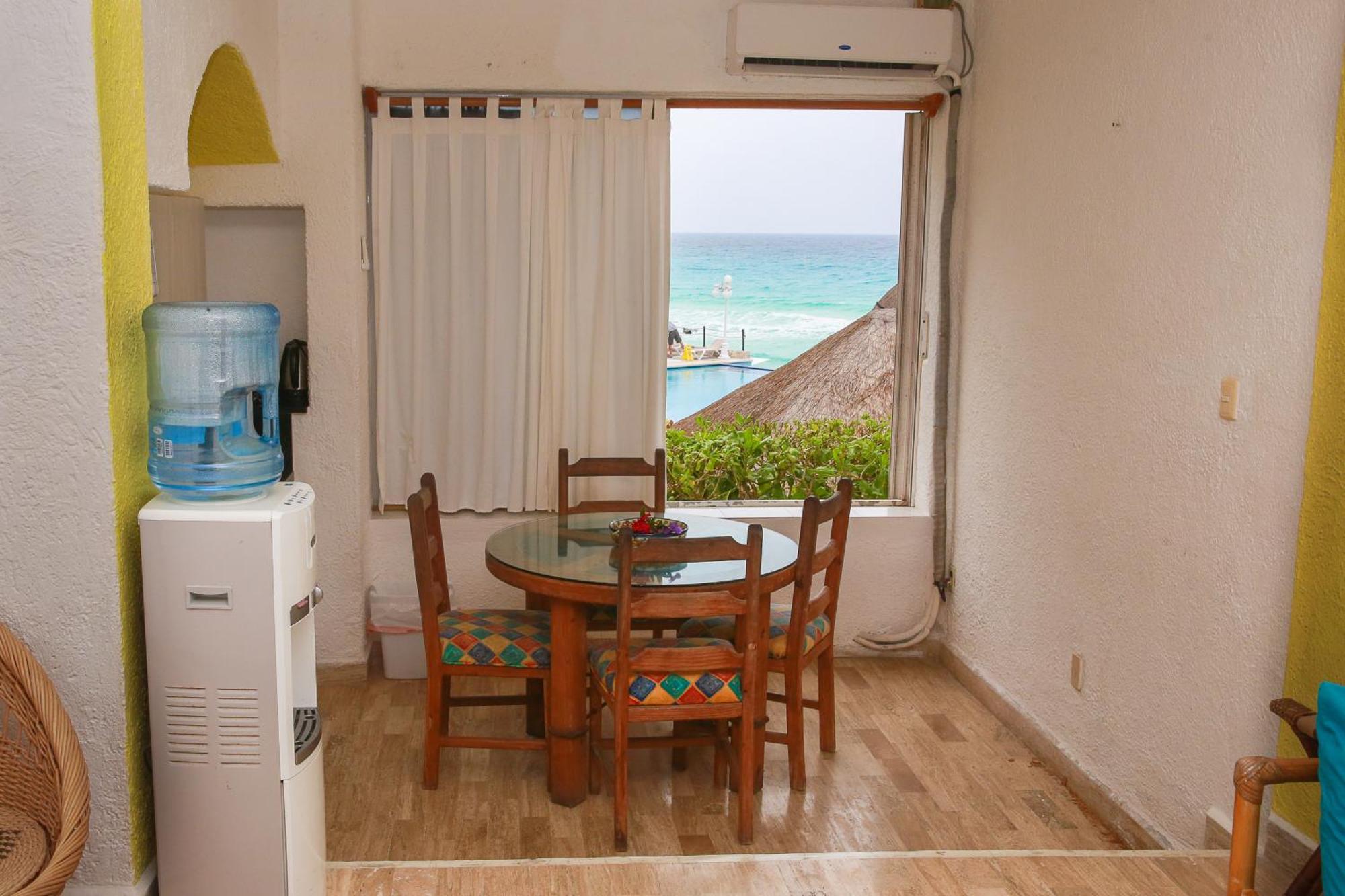 Cancun Beach Aparthotel Brisas Bagian luar foto