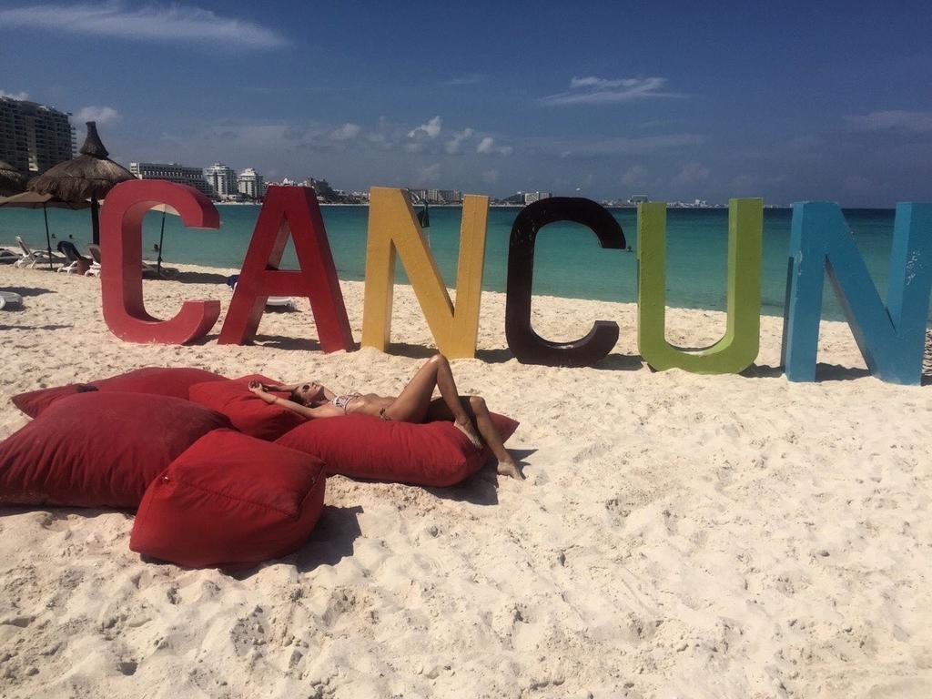 Cancun Beach Aparthotel Brisas Bagian luar foto