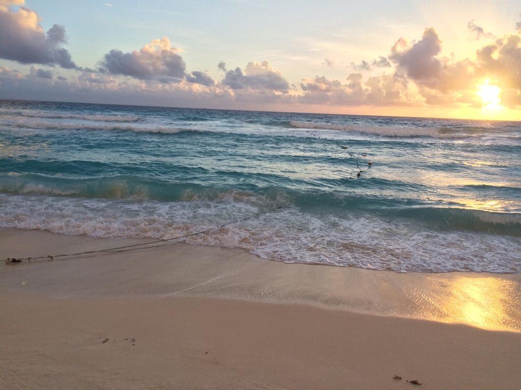Cancun Beach Aparthotel Brisas Bagian luar foto