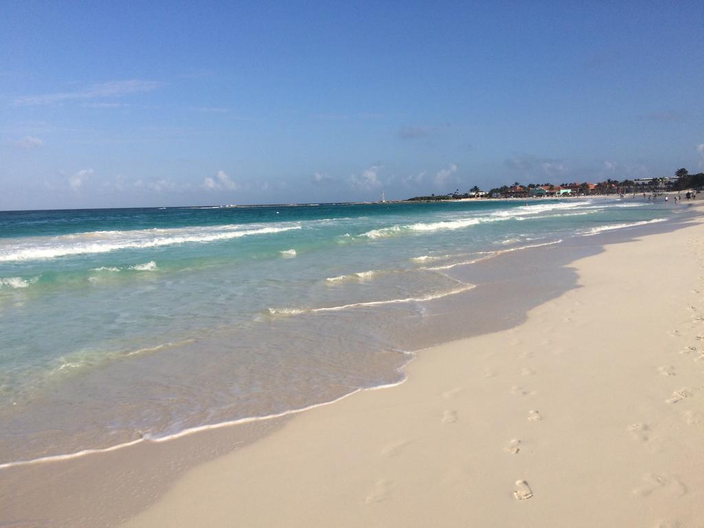 Cancun Beach Aparthotel Brisas Bagian luar foto
